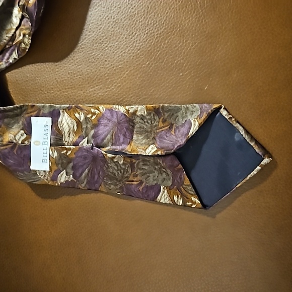 VTG BILL BLASS Purple Floral Silk Tie - Picture 8 of 9